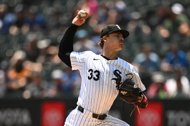 Chicago White Sox pitcher Drew Thorpe (33)